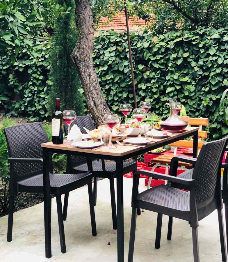 Sweet Apartment In Kutaisi Exterior foto